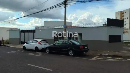 Ponto Comercial para alugar, 150m² no Daniel Fonseca, Uberlândia