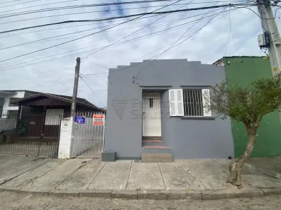Casa com 2 Quartos à venda, 80m² no Três Vendas, Pelotas