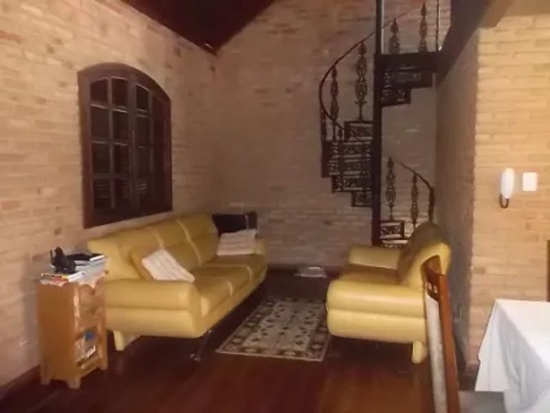 Casa com 4 quartos — Bandeirantes (Pampulha), Belo Horizonte