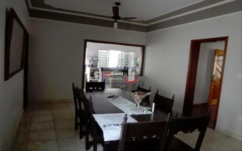 Casa com 4 Quartos à venda, 230m² no Vila Totoli, Franca