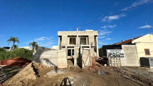 Sobrado com 3 Quartos à venda, 179m² no Guaratuba, Guaratuba