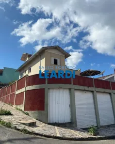 Sobrado com 3 Quartos à venda, 200m² no Jardim Esperança, Poços de Caldas