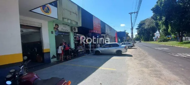 Sala Comercial para alugar, 25m² no Dona Zulmira, Uberlândia