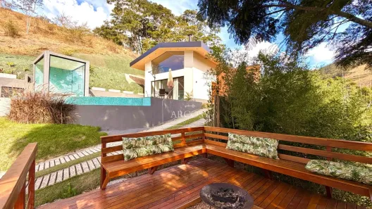 Casa de Condomínio com 3 Quartos à venda, 2500m² no Pedro do Rio, Petrópolis