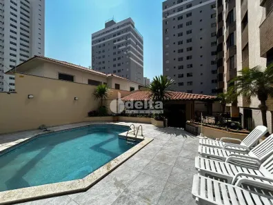 Apartamento com 4 Quartos à venda, 208m² no Fundinho, Uberlândia