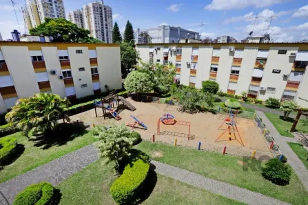 Apartamento com 2 Quartos à venda, 47m² no Passo da Areia, Porto Alegre