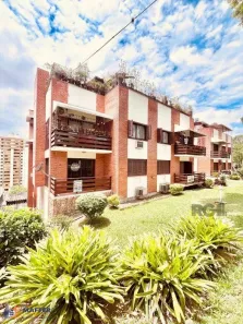 Apartamento com 3 Quartos à venda, 158m² no Vila Assunção, Porto Alegre