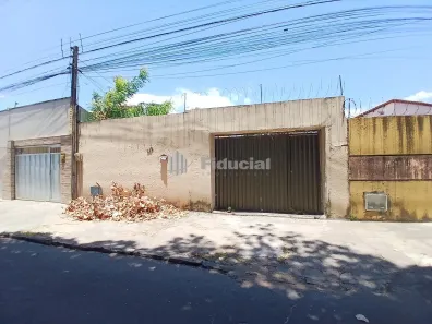 Casa com 3 Quartos para alugar, 267m² no Maraponga, Fortaleza