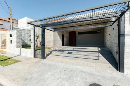Casa com 3 Quartos à venda, 245m² no Jardim Cidade Monções, Maringá