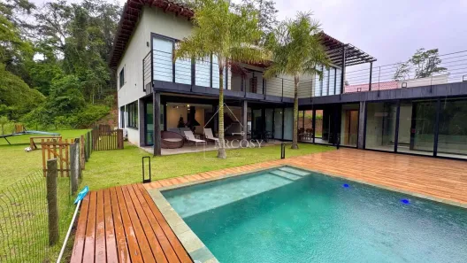 Casa de Condomínio com 4 Quartos à venda, 350m² no Itaipava, Petrópolis