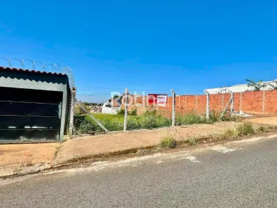 Lote/Terreno à venda, 250m² no Cidade Jardim, Uberlândia