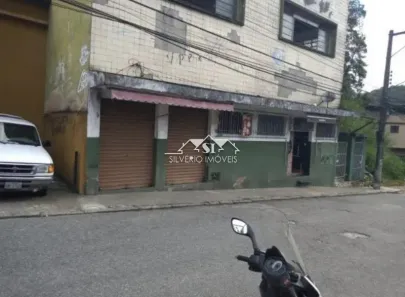 Imóvel Comercial à venda, 80m² no Castrioto, Petrópolis