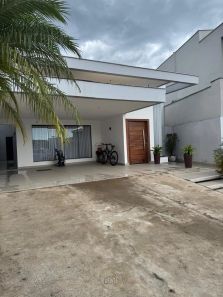 Casa com 3 Quartos à venda, 280m² no Lagoa, Macaé