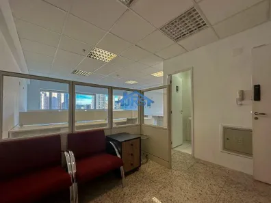 Sala Comercial para alugar, 55m² no Green Valley Alphaville, Barueri
