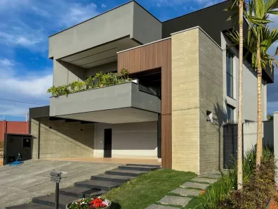 Sobrado com 4 Quartos à venda, 268m² no Jardins Capri, Senador Canedo