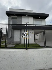 Casa com 3 Quartos à venda, 132m² no Tomazetti, Santa Maria