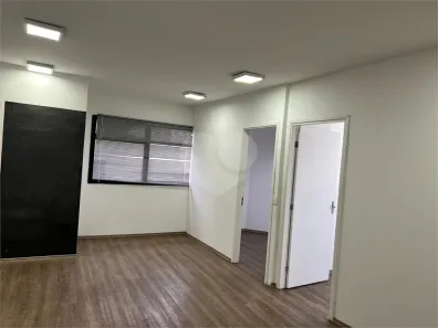 Sala Comercial à venda, 30m² no Bosque da Saúde, São Paulo