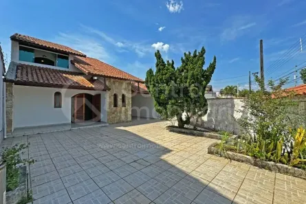 Casa com 3 Quartos à venda, 244m² no Centro, Peruíbe