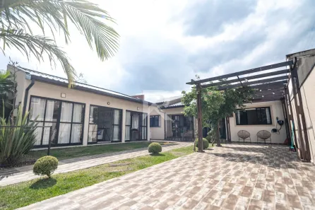 Casa com 4 Quartos à venda, 205m² no Cajuru, Curitiba