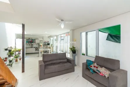 Casa com 3 Quartos à venda, 177m² no Azenha, Porto Alegre