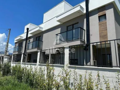 Sobrado com 3 Quartos à venda, 98m² no Nova Palhoça, Palhoça