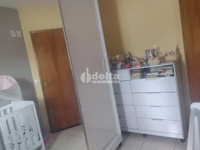 Apartamento com 2 Quartos à venda, 58m² no Segismundo Pereira, Uberlândia