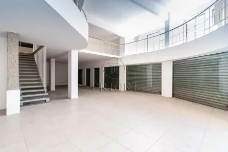 Ponto Comercial para venda ou aluguel, 320m² no São João, Porto Alegre