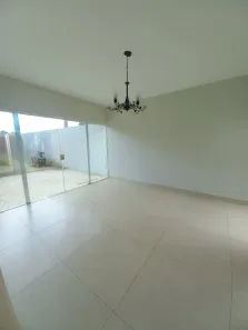 Casa de Condomínio com 4 Quartos para alugar, 220m² no Aclimação, Uberlândia