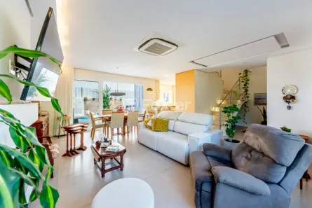 Casa com 3 Quartos à venda, 183m² no Guarujá, Porto Alegre