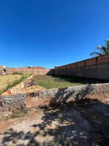 Lote/Terreno à venda, 250m² no Parque das Laranjeiras, Uberaba