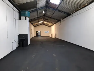 Galpão/Depósito/Armazém para alugar, 400m² no Vila Bancária, São Paulo