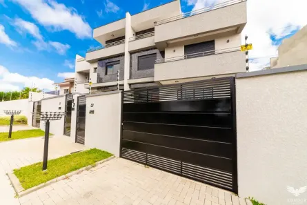 Sobrado com 3 Quartos para alugar, 230m² no São Braz, Curitiba