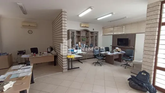 Imóvel Comercial com 5 Quartos para alugar, 352m² no Vila Itapura, Campinas