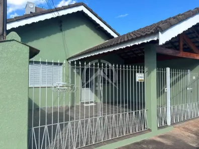 Casa com 2 Quartos para alugar, 100m² no Atibaia Jardim, Atibaia