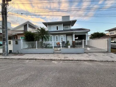 Casa com 3 Quartos à venda, 200m² no Pedra Branca, Palhoça