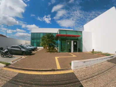 Sala Comercial para alugar, 548m² no Estação, Franca