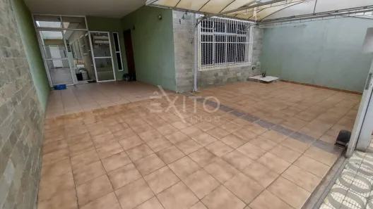 Casa com 2 Quartos à venda, 200m² no Vila Helena, Jundiaí