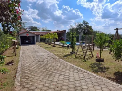 Fazenda/Sítio com 3 Quartos à venda, 240m² no Santa Rita, Alumínio