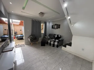 Casa de Condomínio com 2 Quartos à venda, 10m² no Cosmos, Rio de Janeiro