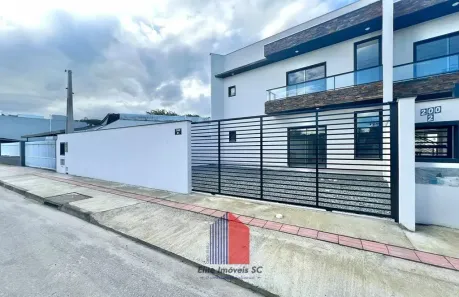Sobrado com 2 Quartos à venda, 94m² no Vila Nova, Joinville