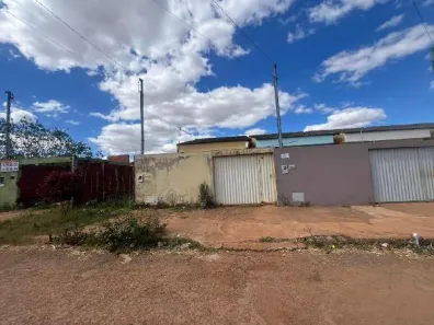 Casa com 2 Quartos à venda, 180m² no Setor Aeroporto (Mutirão), Planaltina