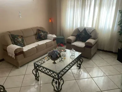 Casa com 3 Quartos à venda, 234m² no Vila Maria Helena, Uberaba