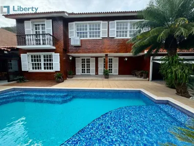 Casa com 5 Quartos para alugar, 400m² no São Francisco, Niterói