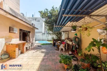 Casa com 3 Quartos à venda, 262m² no Santa Cecília, Porto Alegre