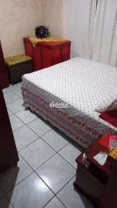 Casa com 2 Quartos à venda, 75m² no São Jorge, Uberlândia