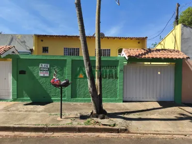 Casa com 3 Quartos à venda, 120m² no Jardim São Francisco de Assis, Londrina