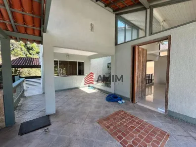 Casa de Condomínio com 4 Quartos à venda, 305m² no Mata Paca, Niterói
