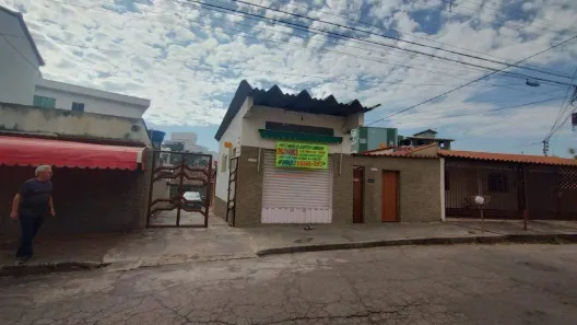 Casa com 1 Quarto para alugar, 50m² no Novo Eldorado, Contagem