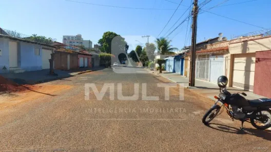 Lote/Terreno com 1 Quarto à venda, 300m² no Pampulha, Uberlândia