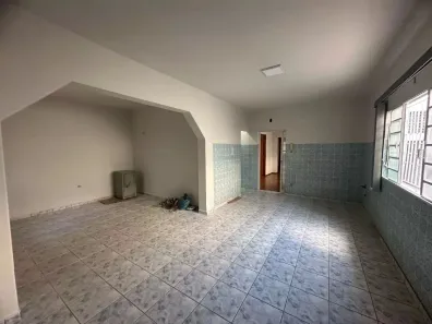 Casa com 4 Quartos à venda, 140m² no Nossa Senhora Aparecida, Uberlândia